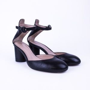 Stuart Weitzman - Black leather heels